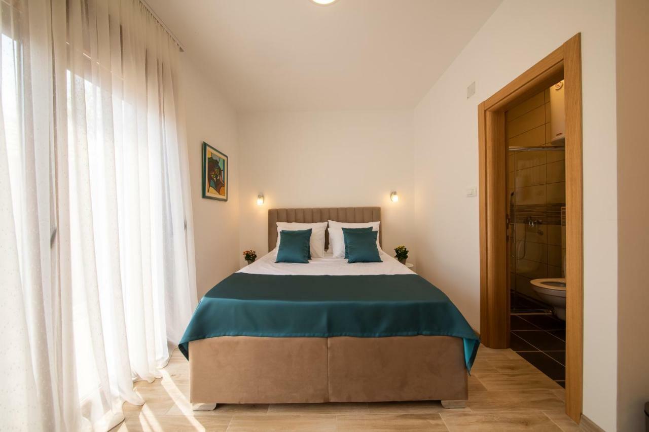 Apartments Vojislav Вирпазар Екстериор снимка