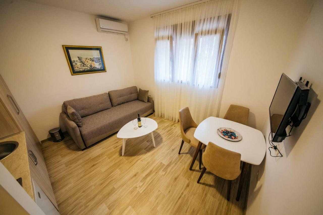 Apartments Vojislav Вирпазар Екстериор снимка